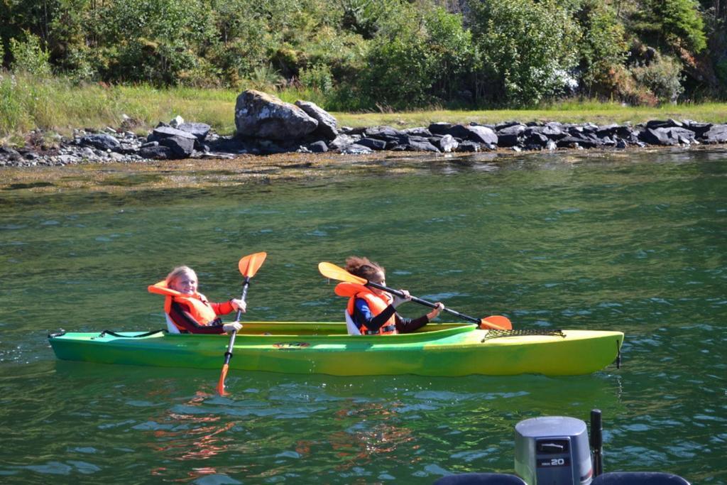 Teigen Leirstad, Feriehus Og Hytter Eikefjord Esterno foto