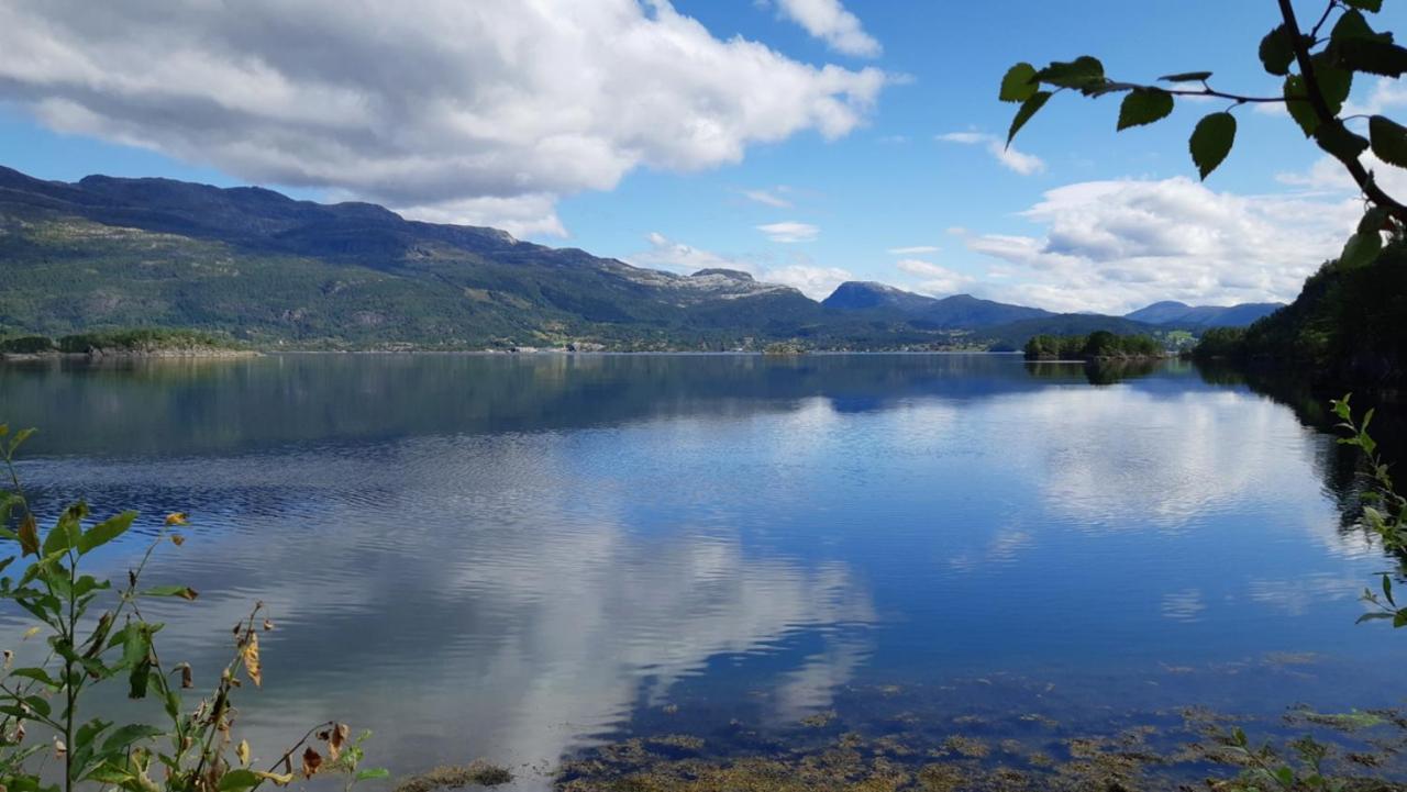 Teigen Leirstad, Feriehus Og Hytter Eikefjord Esterno foto