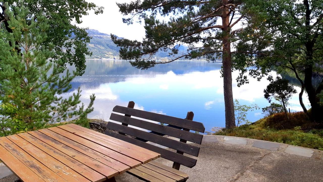 Teigen Leirstad, Feriehus Og Hytter Eikefjord Esterno foto